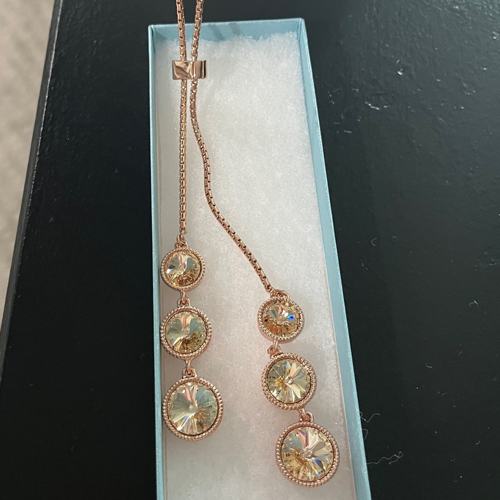 Touchstone Crystal necklaces - Picture 5 of 7